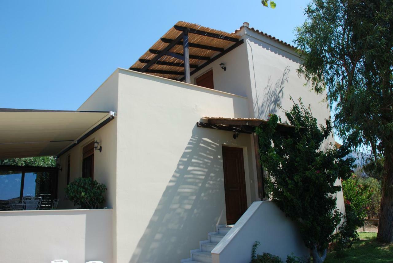 Villa With A Pool In Lefkogia Lefkogeia Exterior photo